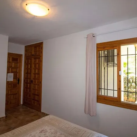 Villa Con Jardin Y Piscina Privada