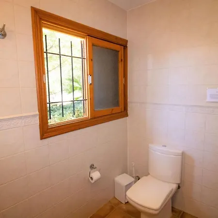 Con Jardin Y Piscina Privada *