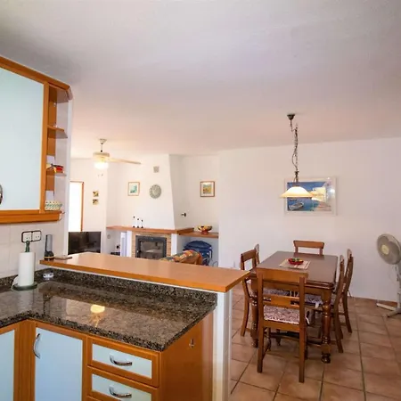 Con Jardin Y Piscina Privada Villa