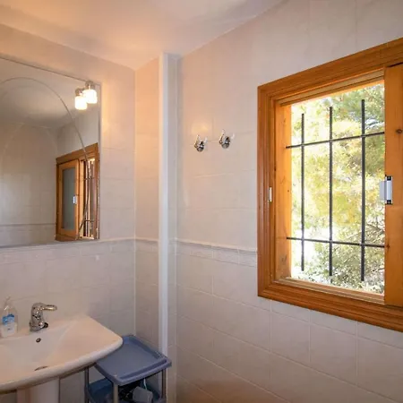 Con Jardin Y Piscina Privada